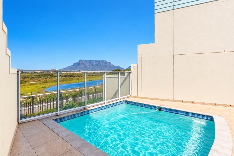 2 Bedroom Property for Sale in Royal Ascot Western Cape